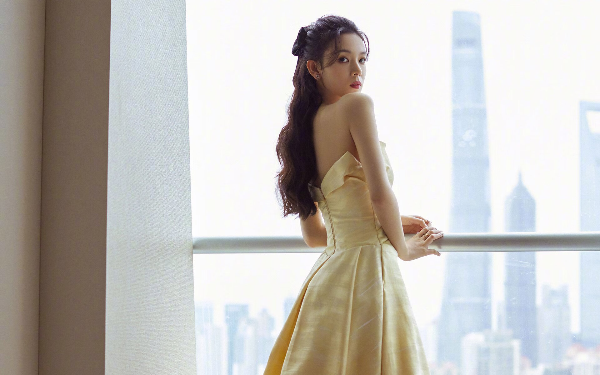 开云·Kaiyun网页版-【球迷热情】现场粉丝互动点燃赛场火焰，球迷和粉丝