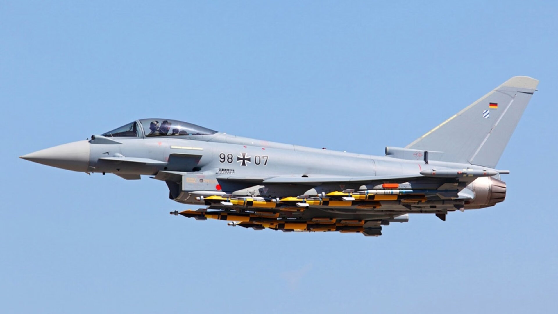 开云官方网站-德甲青训加强国际交流，选拔年轻潜力股，德甲队员