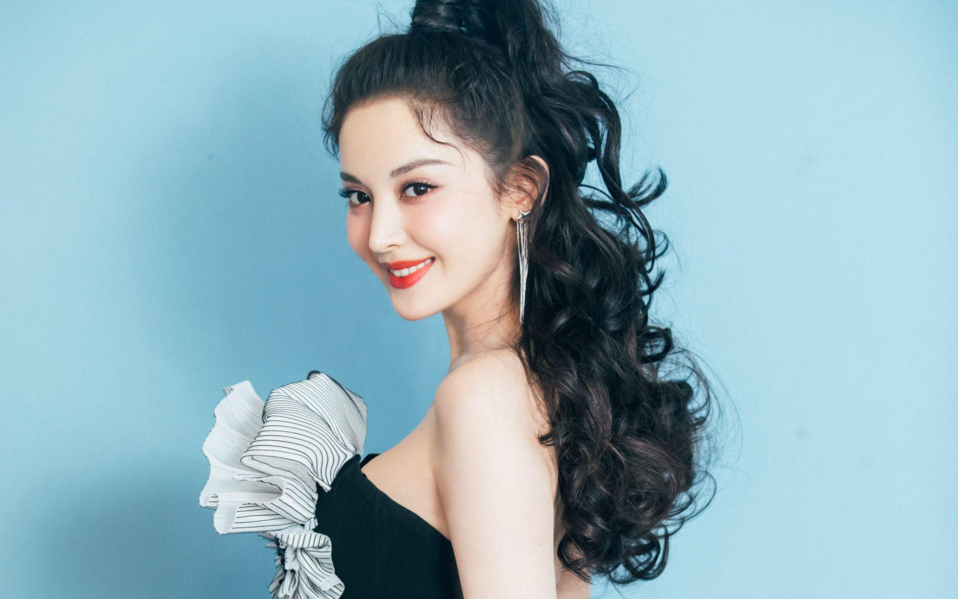 希腊女篮在欧洲锦标赛中勇夺金牌，最强强队力争冠亚，希腊 欧锦赛