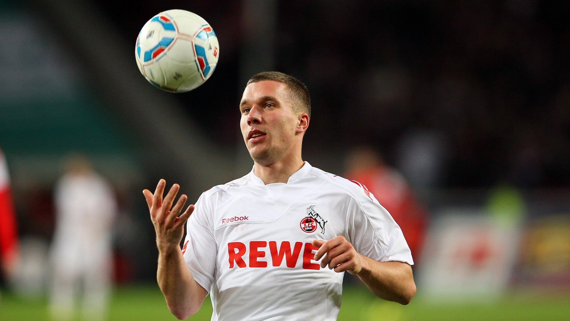 开云体育最新地址-明星再现：五大联赛最火热的变身故事，五大联赛球员变动